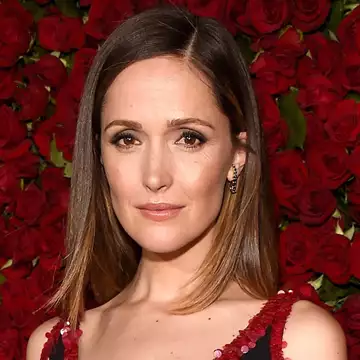 Glam over 40 | Τα καλύτερα γιορτινά μακιγιάζ για γυναίκες άνω των 40