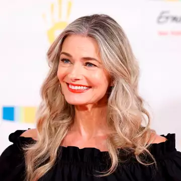 Paulina Porizkova | "Οι ουλές μου θα μου θυμίζουν περασμένο πόνο και νέες νίκες"