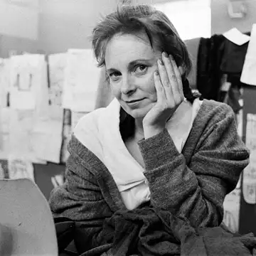 Vivienne Westwood | Η γκαρνταρόμπα της εμβληματικής σχεδιάστριας βγαίνει σε δημοπρασία