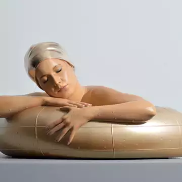 Carole A. Feuerman | Τα υπερρεαλιστικά γλυπτά της Αμερικανίδας καλλιτέχνιδος έρχονται σε μία μοναδική έκθεση στην Αθήνα