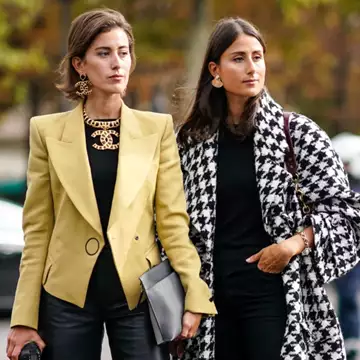 Τα 9 αξεσουάρ που αξίζει να προσθέσετε στη συλλογή σας μέχρι τα 40