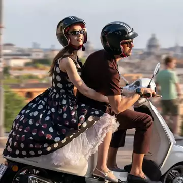 Emily in Paris | Κυκλοφόρησε το τρέιλερ από το β' μέρος του 4ου κύκλου