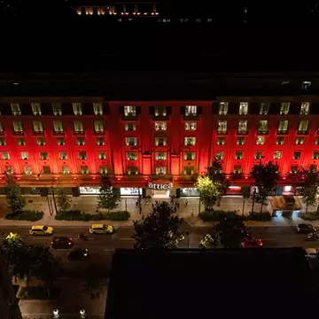 Η Αθήνα "βάφτηκε" στα χρώματα του Sì Passione