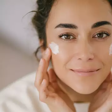 5 μάσκες προσώπου για βαθιά ενυδάτωση που μπορείτε να χρησιμοποιήσετε και ως overnight θεραπεία