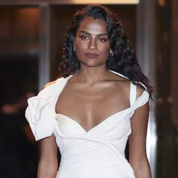 Simone Ashley: "Θα ήθελα πολύ να γίνω κορίτσι του Bond"