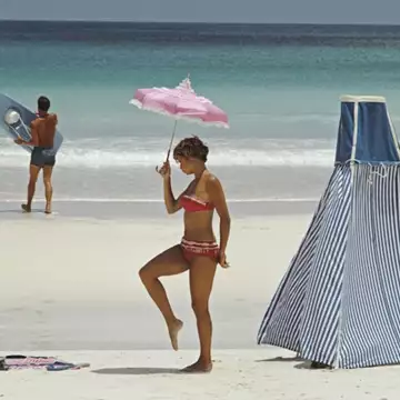 "Αυτή είναι η χρονική περίοδος που απαγορεύεται να κολυμπάτε στην παραλία" λένε οι γιατροί