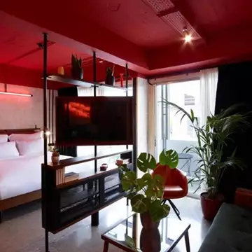 Let's paint the town red | Το Dave Red Athens μεταμορφώνεται στο απόλυτο hot spot του Φεβρουαρίου