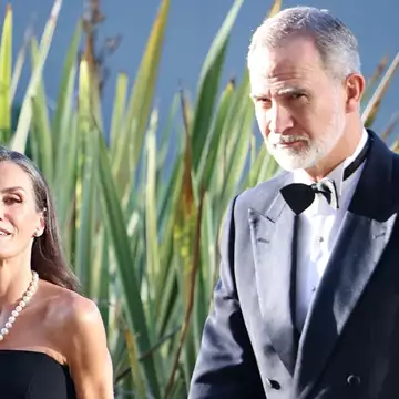 Βασίλισσα Letizia | Το κολιέ της με τα 37 μαργαριτάρια βρίσκεται στη βασιλική συλλογή εδώ και γενιές