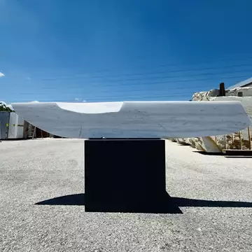 Art Club | Η νέα έκθεση της γλύπτριας Βένιας Δημητρακοπούλου στην Πάρο