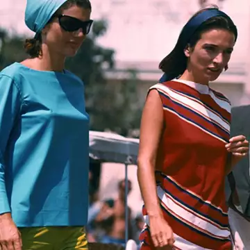 Το αλάνθαστο summer style της Jackie O