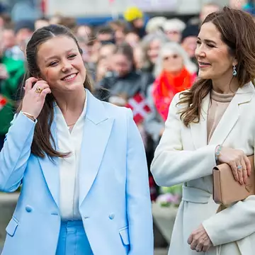 Βασίλισσα Mary | Η ειλικρινής αντίδραση τριών λέξεων στην εκκεντρική δημόσια εμφάνιση της 18χρονης κόρης της