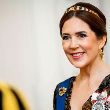 Βασίλισσα Mary | Πώς με μια αναπάντεχη στυλιστική επιλογή τίμησε την κόρη της, πριγκίπισσα Isabella