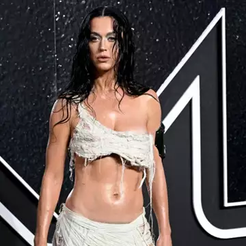 Katy Perry | Η χριστουγεννιάτικη παράδοσή της περιλαμβάνει τον Harry και την Meghan