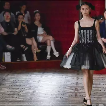 Είναι το 2024 η ώρα για να να πατήσει η βιομηχανία της μόδας restart;