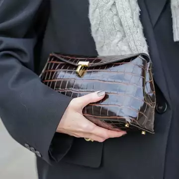 Do it like a French Girl | Τα 3 χρώματα νυχιών που λατρεύουν οι Γαλλίδες φέτος το χειμώνα