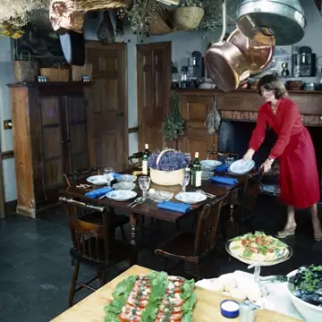 Το κόλπο της γιαγιάς για καθαρό σπίτι μετά την επιστροφή από τις διακοπές | Εύκολο και αποτελεσματικό σε μόλις 3 βήματα