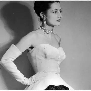 O Balenciaga "ζωντανεύει" φωτογραφίες αρχείου με τη βοήθεια της AI