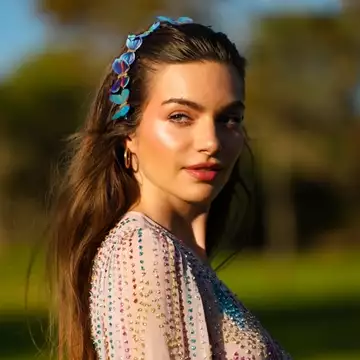 Cool & Stylish | Τα χτενίσματα που επιλέγουν οι Γαλλίδες για να αντέξουν τον καύσωνα