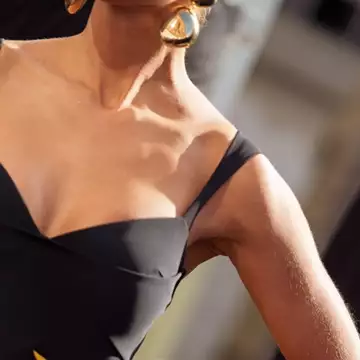 3+1 τρόποι να μειώσετε τις ρυτίδες στο λαιμό και το ντεκολτέ