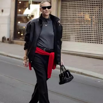 Οι μοντέρνοι τρόποι για να φορέσετε ένα μαύρο παντελόνι το φθινόπωρο