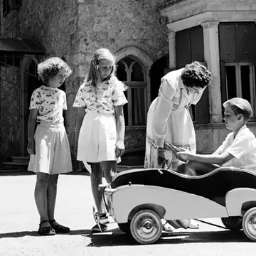 Όπως το Τατόι | Tι κοινό έχει η θερινή κατοικία της βασίλισσας Σοφίας στη Μαγιόρκα, με τα πρώην βασιλικά ανάκτορα στην Αττική;