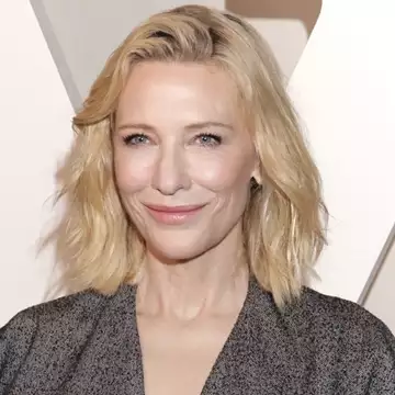 Celebrity Approved | Το απρόσμενο χρώμα μαλλιών που κολακεύει τις γυναίκες άνω των 50