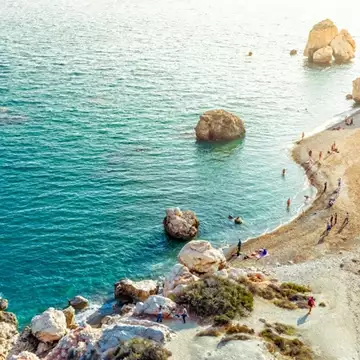 "Το νησί του έρωτα με τα πιο ζεστά νερά στην Ευρώπη": Ποιον προορισμό ψηφίζουν οι Γάλλοι για το φθινόπωρο