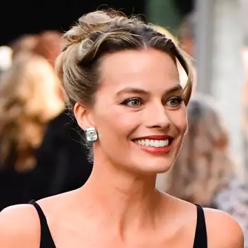 Η Margot Robbie λέει ότι είναι red flag όταν οι άντρες αγαπούν αυτή την ταινία της