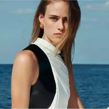 To Escape in Style τεύχος Ιουνίου του Harper's Bazaar Greece