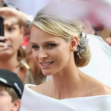 H αφιέρωση της Charlene στον Giorgio Armani | Eίχε σχεδιάσει το iconic νυφικό της το 2011