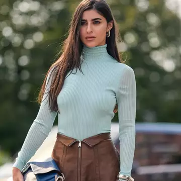 Αυτός είναι ο τρόπος για να φορέσετε μία δερμάτινη φούστα φέτος το φθινόπωρο