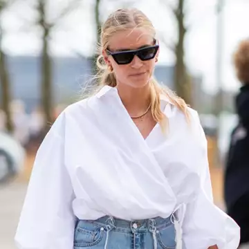 5 συμβουλές για να ντυθείτε με στιλ στο γραφείο όταν έχει ζέστη