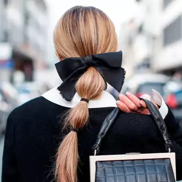 Το χτένισμα που θα σας αναδείξει στην πιο κομψή των φετινών γιορτών