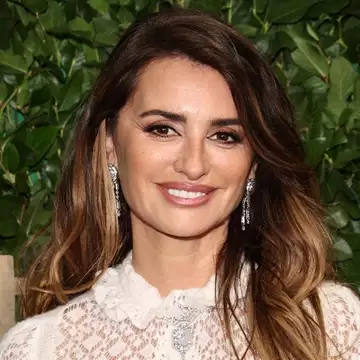 Η Penelope Cruz υιοθέτησε το πιο κομψό κούρεμα για γυναίκες άνω των 50
