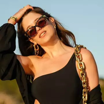 Survival Hair Guide | Πώς να γυρίσετε από τις διακοπές με υγιή μαλλιά