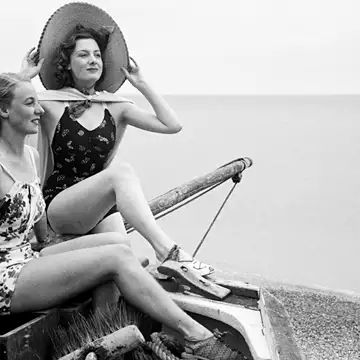 Over 50 | Τα χτενίσματα που θα σας αναδείξουν στην πιο κομψή της παραλίας