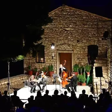 33ο Φεστιβάλ Ναυπλίου | Το πρόγραμμα με μουσικές εκδηλώσεις που θα φιλοξενηθούν σε εμβληματικά σημεία της πόλης