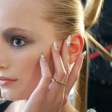 Autumn Nails | Οι χρωματικές τάσεις που θα επικρατήσουν στο μανικιούρ του φθινοπώρου