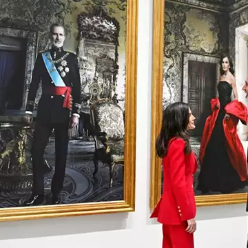 Βασιλισσα Letizia | Πώς "έσπασε" το βασιλικό πρωτόκολλο στη νέα εμφάνιση με τον βασιλιά Felipe