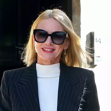 Τα πιο κολακευτικά χρώματα κραγιόν για γυναίκες άνω των 50