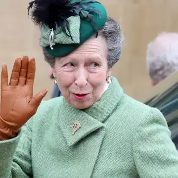 Πριγκίπισσα Άννα | Ο λόγος που έχει αυτό το ασιατικό φρούτο πάντα στην τσάντα της