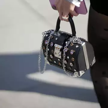 Statement τσάντες | Το αξεσουάρ που θα κάνει τα looks σας να ξεχωρίζουν