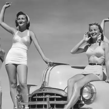 Τα στιλιστικά λάθη που πρέπει να αποφύγετε στα beach looks σας