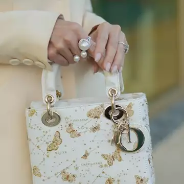 7 +1 ιδέες για το μανικιούρ της άνοιξης από τις πιο κομψές γυναίκες άνω των 50