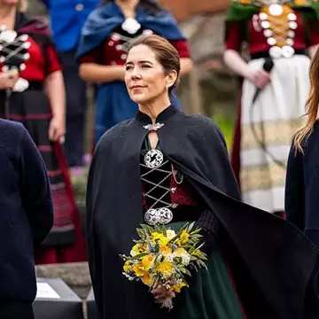 Η βασίλισσα Mary γιορτάζει τονν έρωτά της για τον Frederik με μια ρομαντική λεπτομέρεια στο έλατο