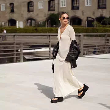 Πώς θα φορέσετε τα πιο δημοφιλή παπούτσια του καλοκαιριού