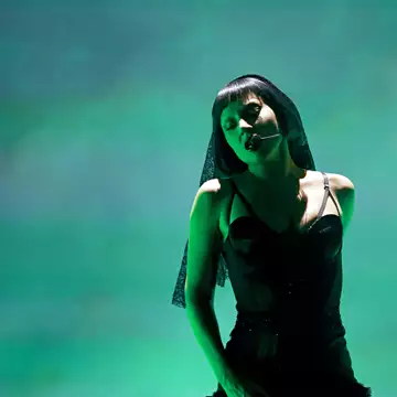 Ανταπόκριση από το Coachella 2025 | Η βραδιά που η Lady Gaga ξεπέρασε (ακόμα και) τον εαυτό τ��ς