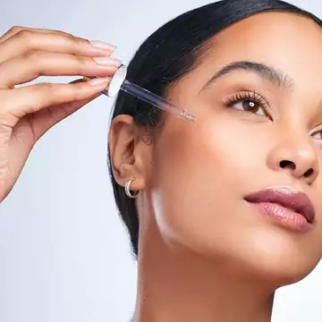 Ο ορός που αυξάνει τον όγκο και τη σφριγηλότητα του δέρματος