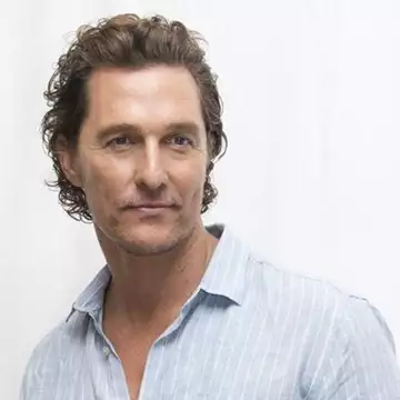 Αποκλειστικό | Φωτογραφίες από τις διακοπές του Matthew McConaughey στην Αντίπαρο