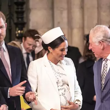 Δίστασε ο βασιλιάς Κάρολος να χορηγήσει τους βασιλικούς τίτλους στα διαβατήρια του Archie και της Lilibet;